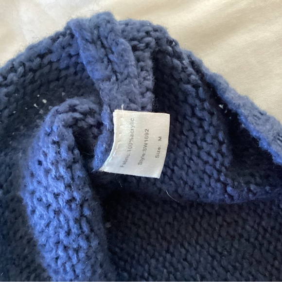 Elan Sweater size M - Picture 9 of 10